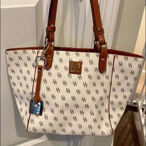 COPY - Dooney & Bourke Signature Tote Purse